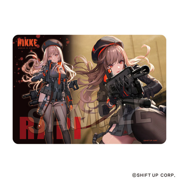 勝利の女神:NIKKE イラストプレイマットNT ラピ [PROOF][カード