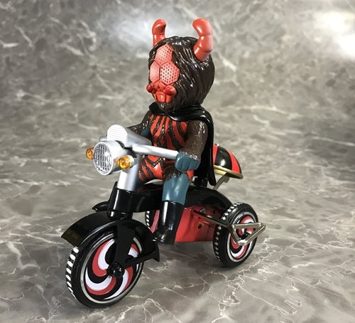 仮面ライダー（蜘蛛男 ）Aタイプ 旗付き EX三輪車‼️ 仮面ライダー（蜘蛛男 ）Aタイプ 旗付き EX三輪車‼️ 仮面